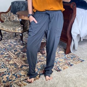 Scrub pants with lots of pockets.